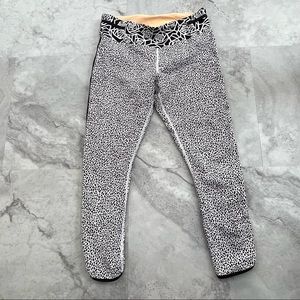 Lululemon Athletica Real‎ Quick Tight Miss Mosaic White Size 10